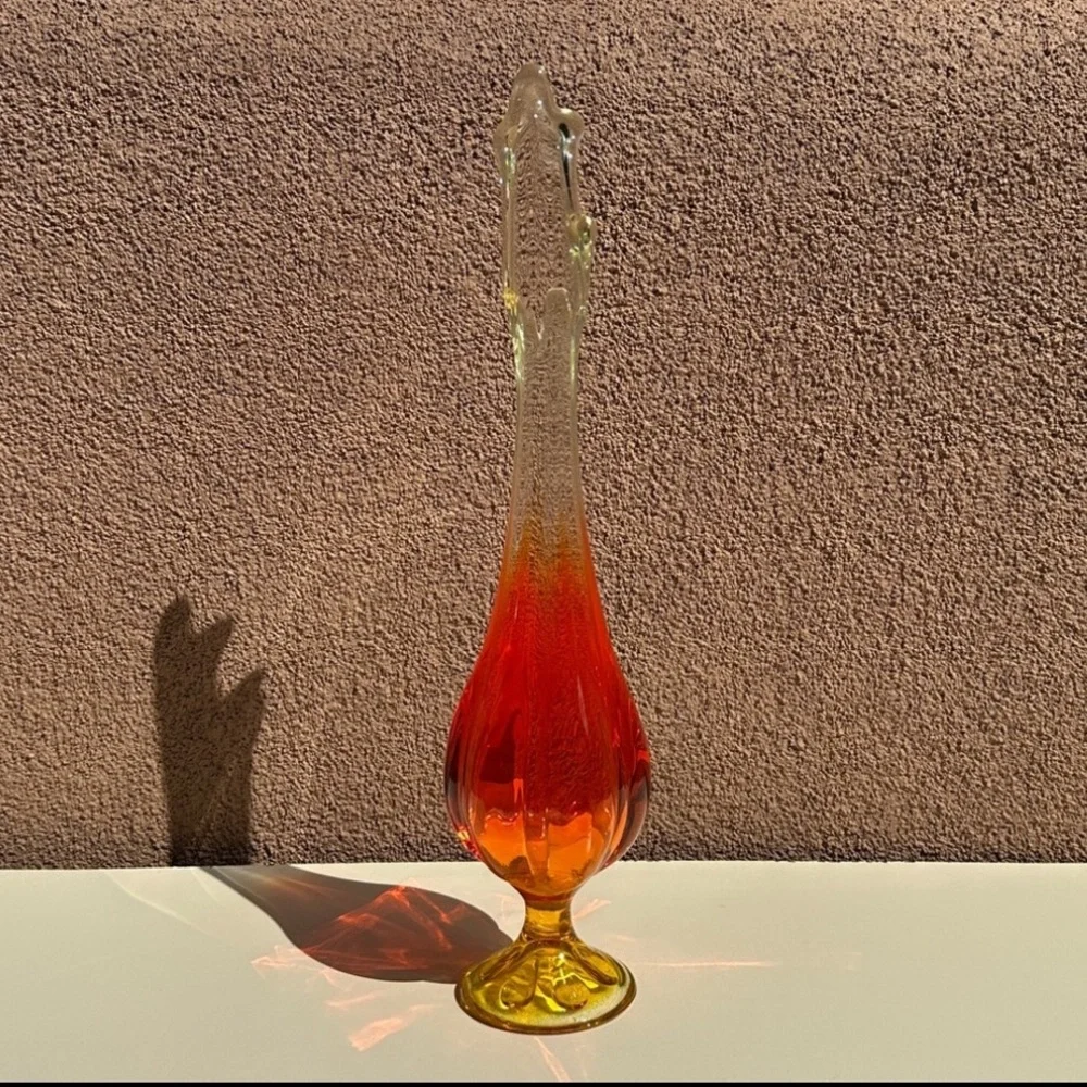 Viking Amberina 15.5” Swung Vase 6 Petal Mid Century Art Glass - Picture 3 of 12